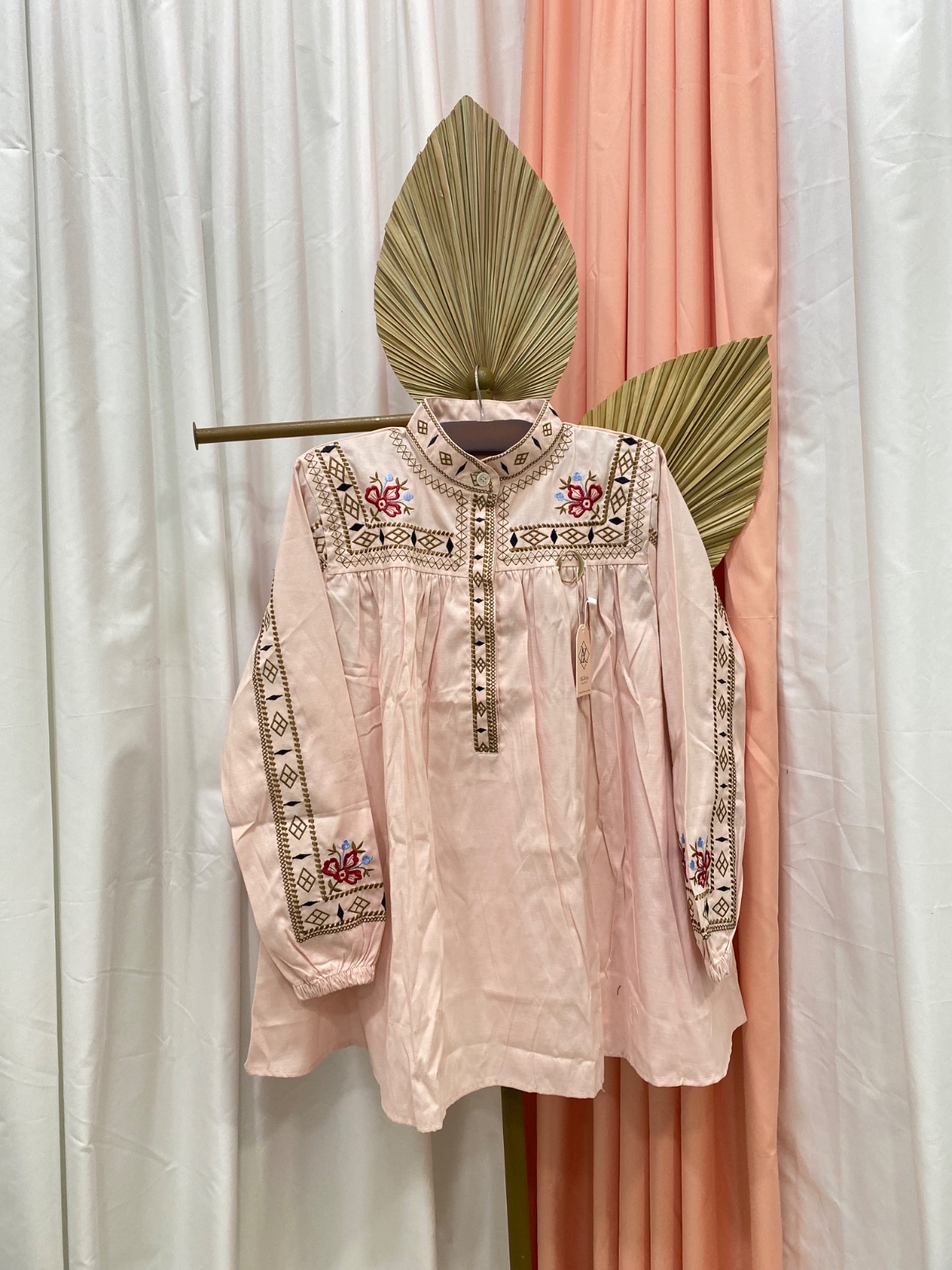 Kemeja Bordir Flowery