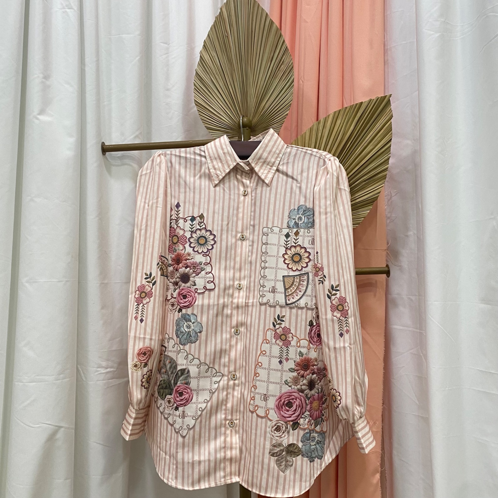 Kemeja Salur Flowers